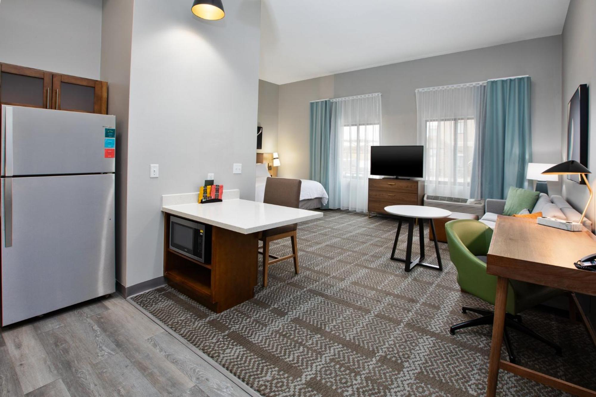 Staybridge Suites - Ames By Ihg Bagian luar foto