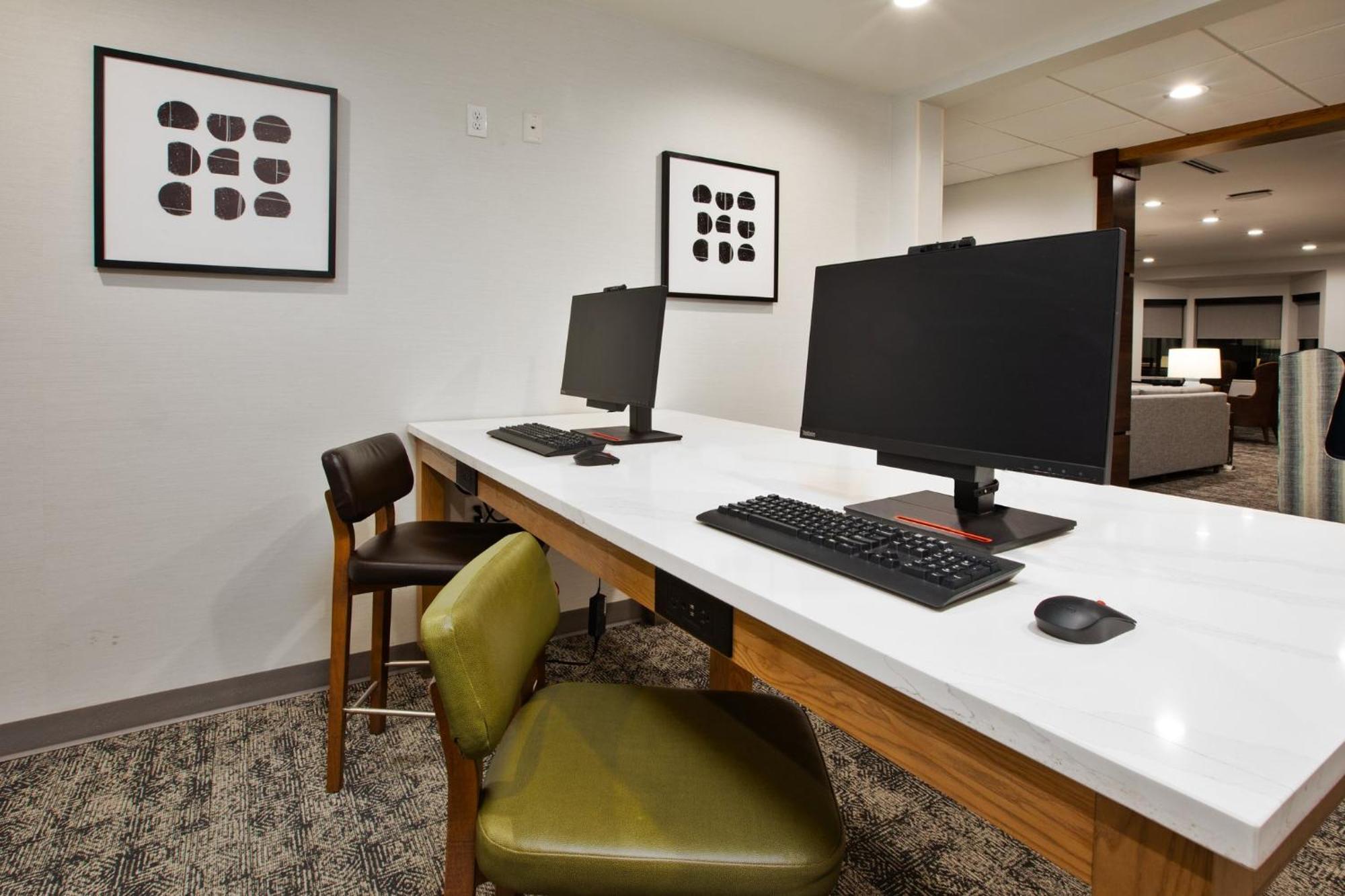 Staybridge Suites - Ames By Ihg Bagian luar foto